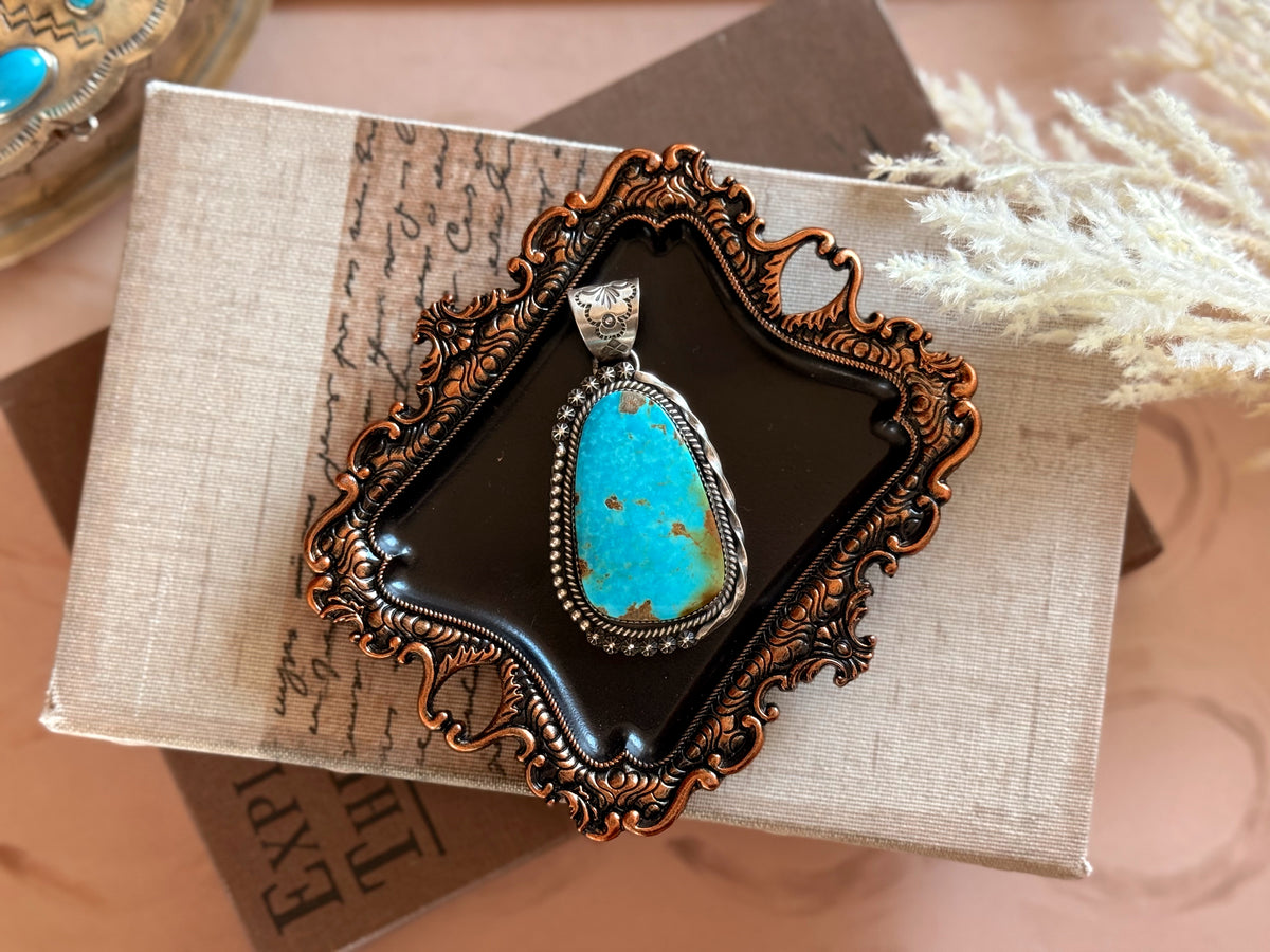 The Kingman Pendant