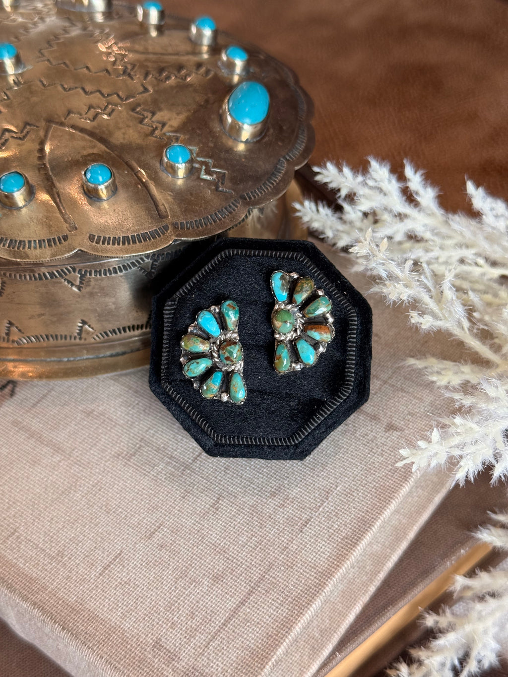 The Lariat Clusters