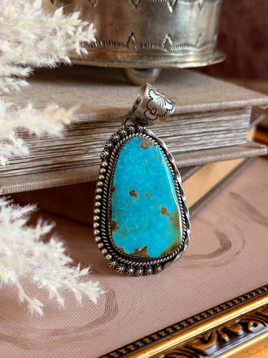 The Kingman Pendant