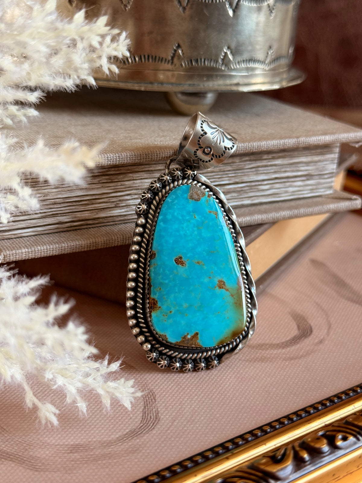 The Kingman Pendant
