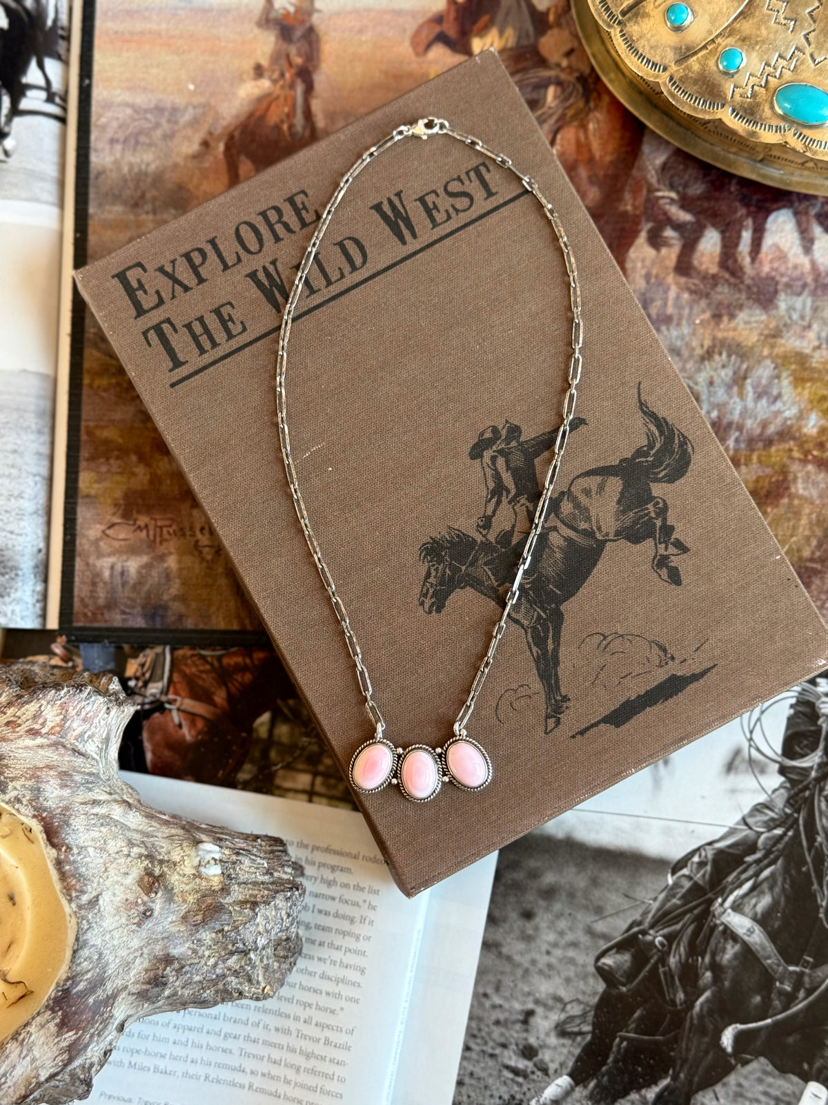 The Pink Conch Necklace