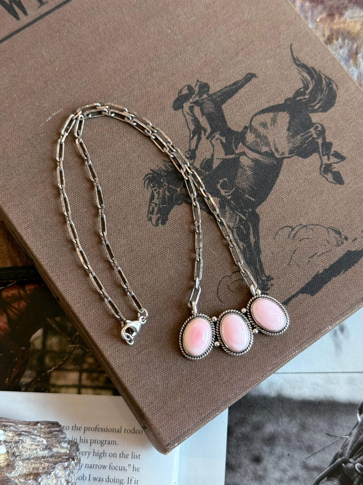 The Pink Conch Necklace