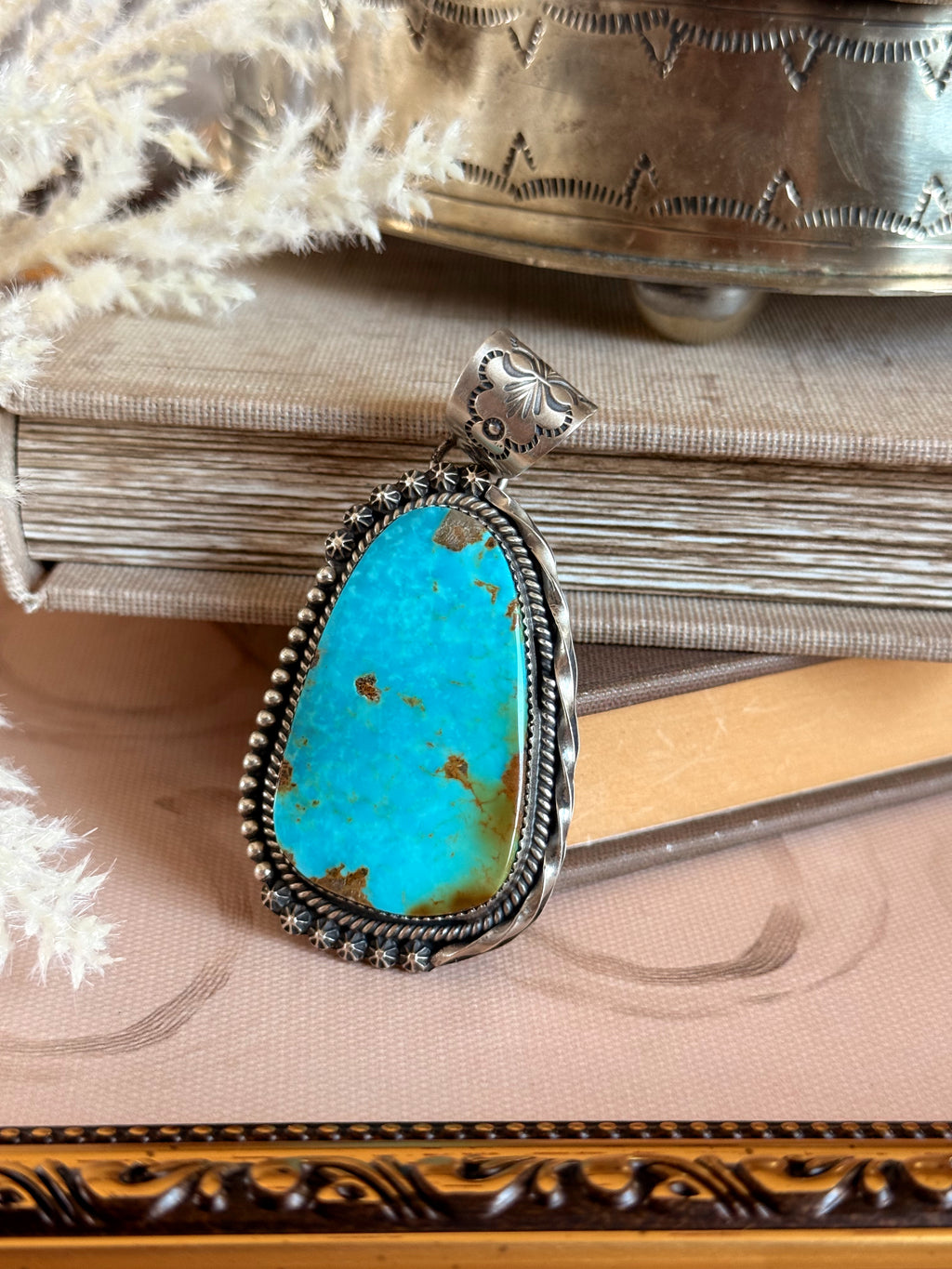 The Kingman Pendant