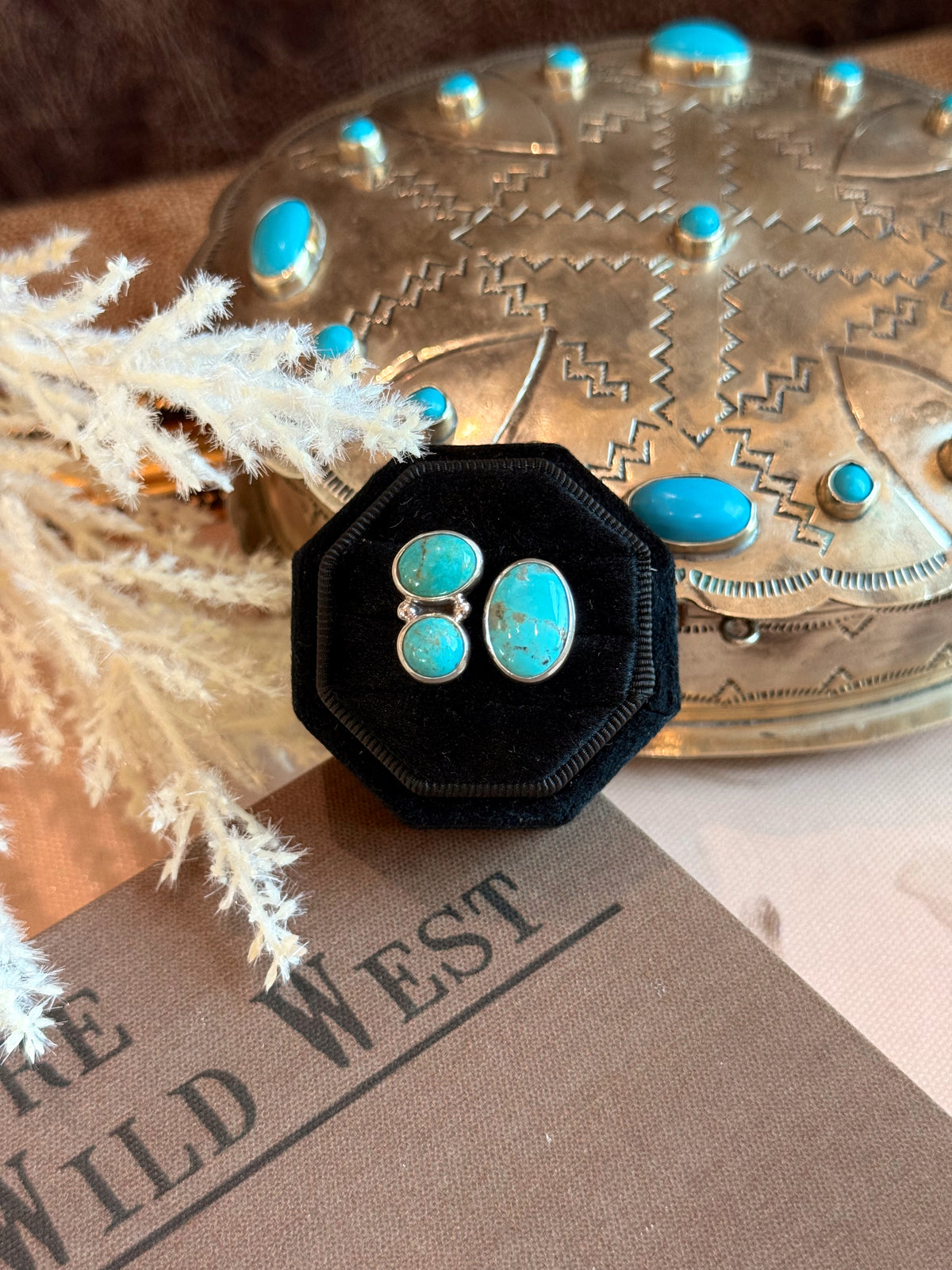The Lottie Ring