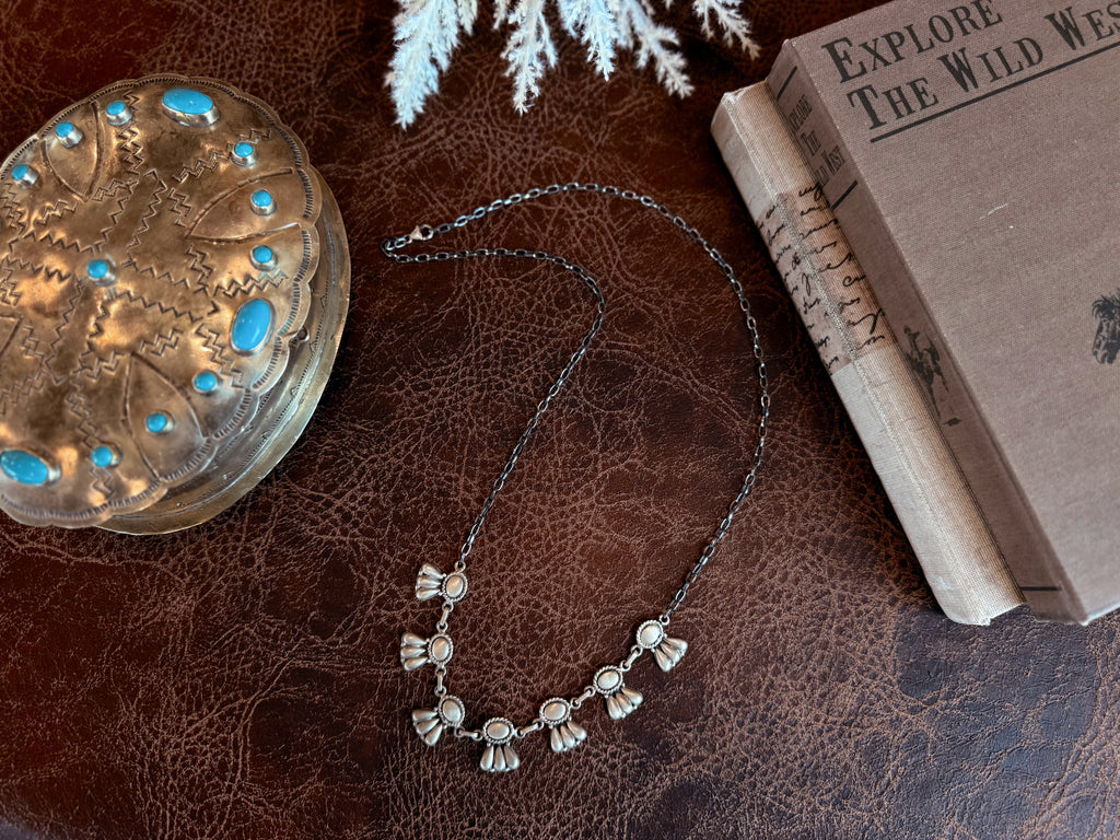 The HaDa Bloom Necklace